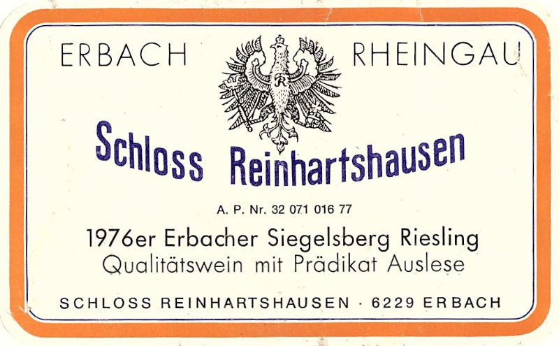 Schloss Reinhartshausen_Erbacher Siegelsberg_aus 1976.jpg